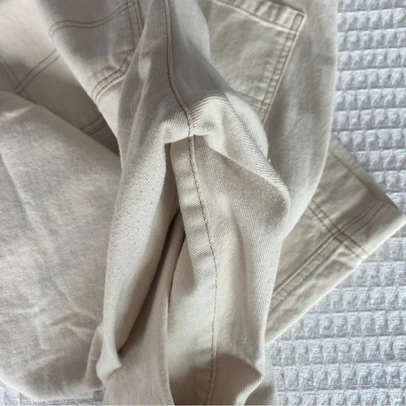Old Navy Cream High-Rise Straight Cargo Jeans 12P - Picture 7 of 8